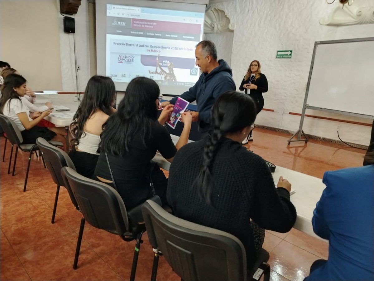 IEEM (@ieem_mx) on Twitter photo Hoy recibimos a estudiantes de la Facultad de Ciencias Políticas y Sociales de la UAEM <a href="/FcypysUaemex/">FCPyS.UAEMex.Oficial</a> en una visita guiada al IEEM 🏛️✨.
¡Gracias por su interés en la democracia y la participación ciudadana! 🗳️ Hoy recibimos a estudiantes de la Facultad de Ciencias Políticas y Sociales de la UAEM <a href="/FcypysUaemex/">FCPyS.UAEMex.Oficial</a> en una visita guiada al IEEM 🏛️✨.
¡Gracias por su interés en la democracia y la participación ciudadana! 🗳️