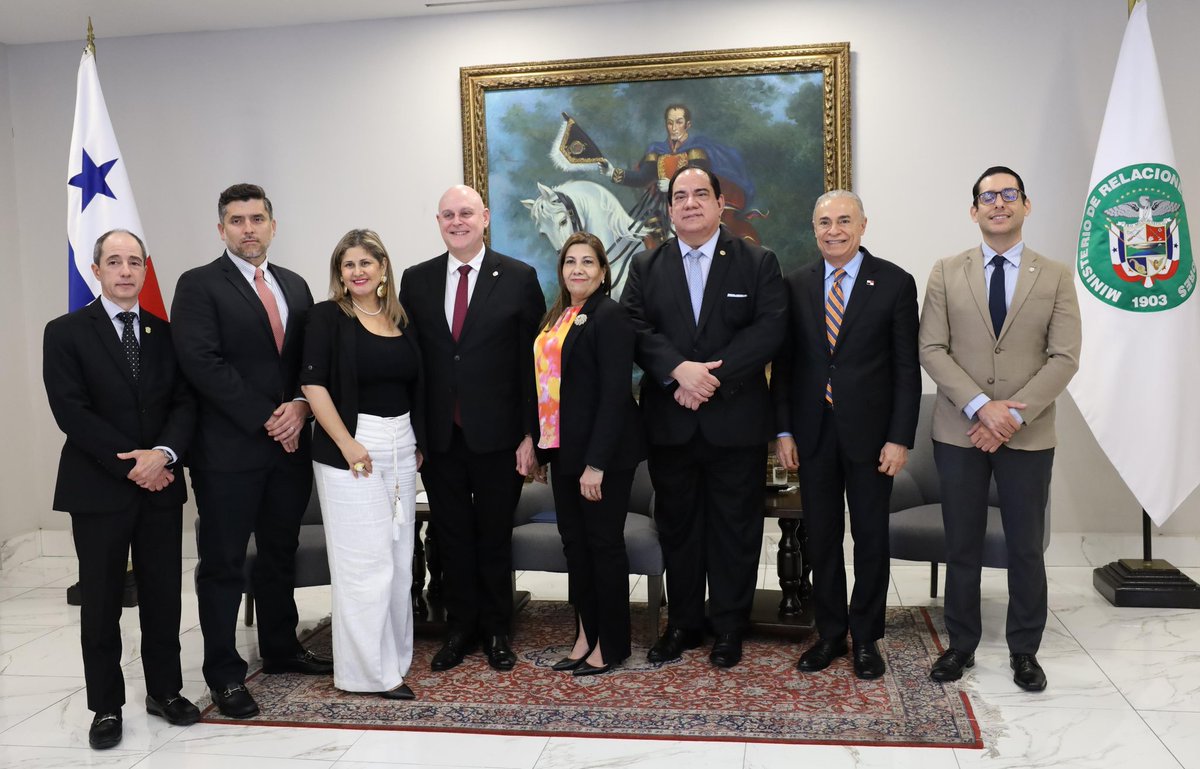 GuevaraMann's tweet photo. Conmemoramos el Día Internacional del derecho a la verdad en relación con violaciones graves de los derechos humanos en @CancilleriaPma, con un panel  en el que participaron la procuradora @grettel09 y nuestro director jurídico, Fernando Gómez Arbeláez.
@radioanconpa
@destinopty https://t.co/wh83ZjQSw4