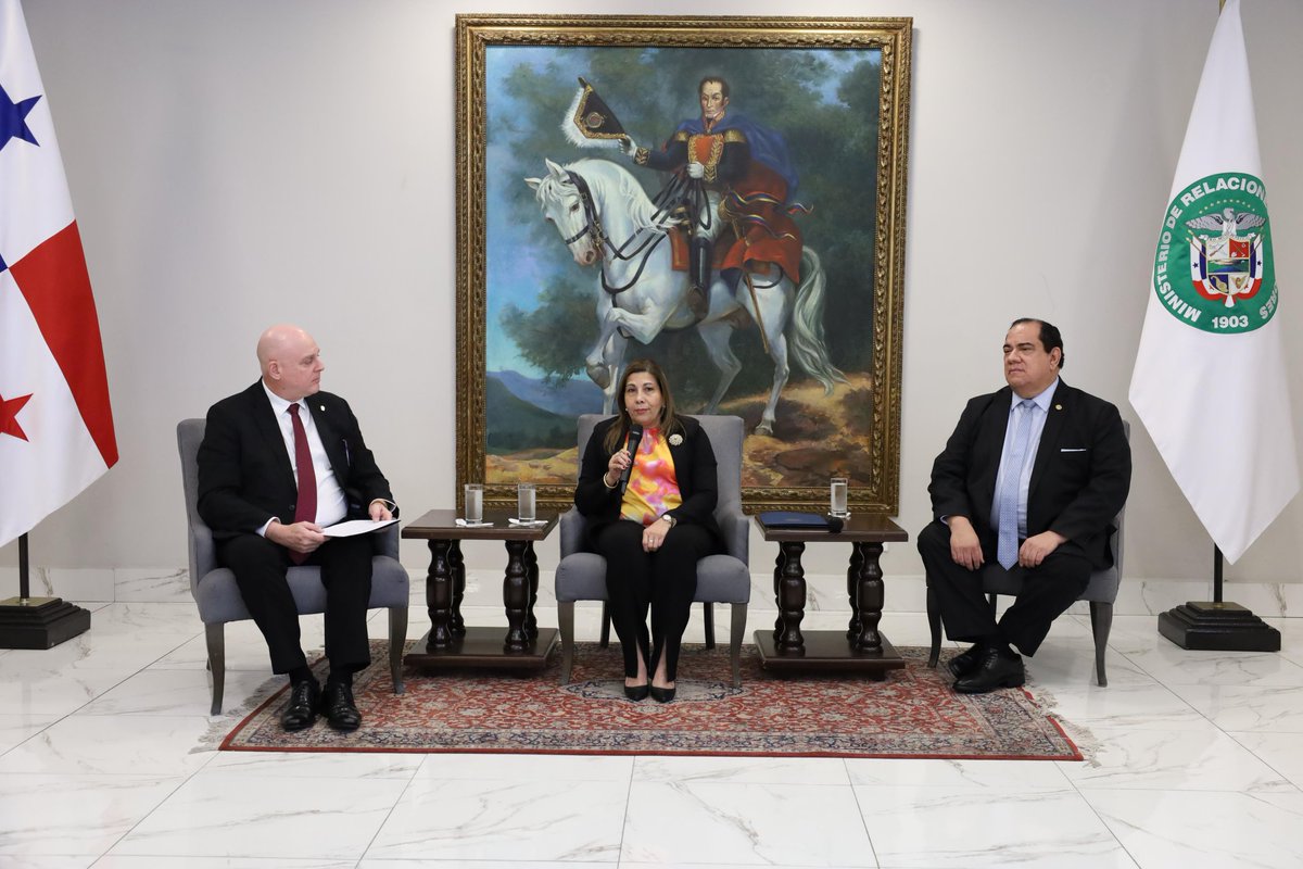 GuevaraMann's tweet photo. Conmemoramos el Día Internacional del derecho a la verdad en relación con violaciones graves de los derechos humanos en @CancilleriaPma, con un panel  en el que participaron la procuradora @grettel09 y nuestro director jurídico, Fernando Gómez Arbeláez.
@radioanconpa
@destinopty https://t.co/wh83ZjQSw4