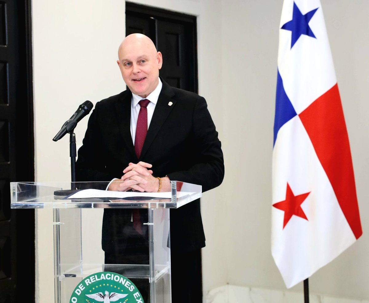 GuevaraMann's tweet photo. Conmemoramos el Día Internacional del derecho a la verdad en relación con violaciones graves de los derechos humanos en @CancilleriaPma, con un panel  en el que participaron la procuradora @grettel09 y nuestro director jurídico, Fernando Gómez Arbeláez.
@radioanconpa
@destinopty https://t.co/wh83ZjQSw4