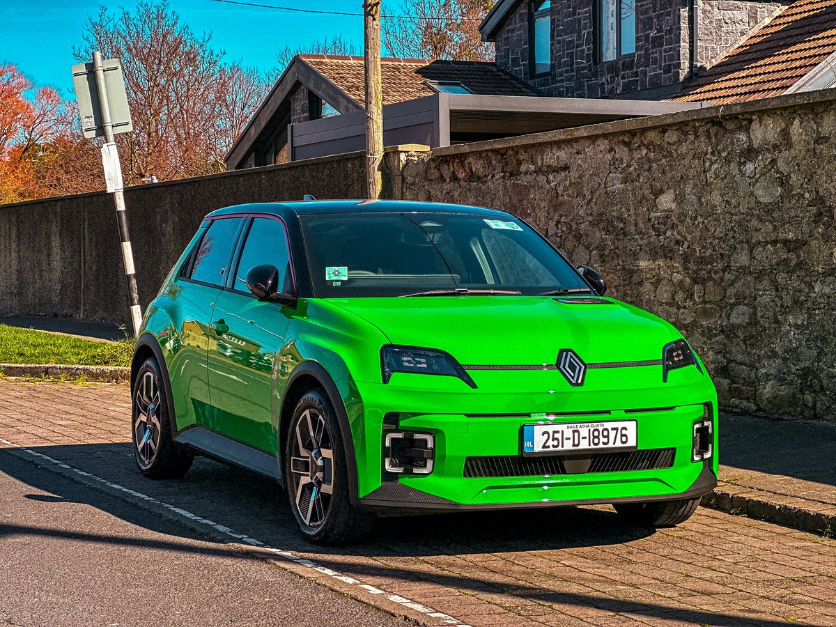 The Renault 5 Irish launch showed just how impressive the new R5 is for consumers. Fun, well specced, good value &amp; great looking imo.

rte.ie/lifestyle/moto…