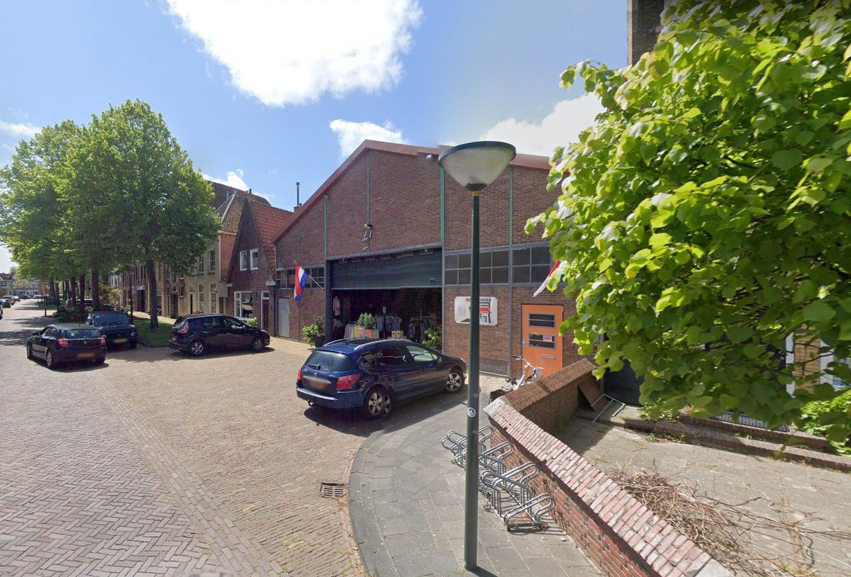 Deze week is de aanvraag voor de omgevingsvergunning ingediend voor 5 appartementen in de binnenstad van Harlingen. Op de plaats van een detonerende loods komen twee separate panden met elk zijn eigen opbouw, steenkleur en kap vorm. Na 5 jaar van planvorming naar realisatie.