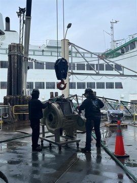 私たちは毎日、船舶をスムーズに安全に走らせ続けるために一生懸命働いています。イーグルハーバーの乗組員