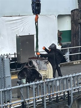 私たちは毎日、船舶をスムーズに安全に走らせ続けるために一生懸命働いています。イーグルハーバーの乗組員