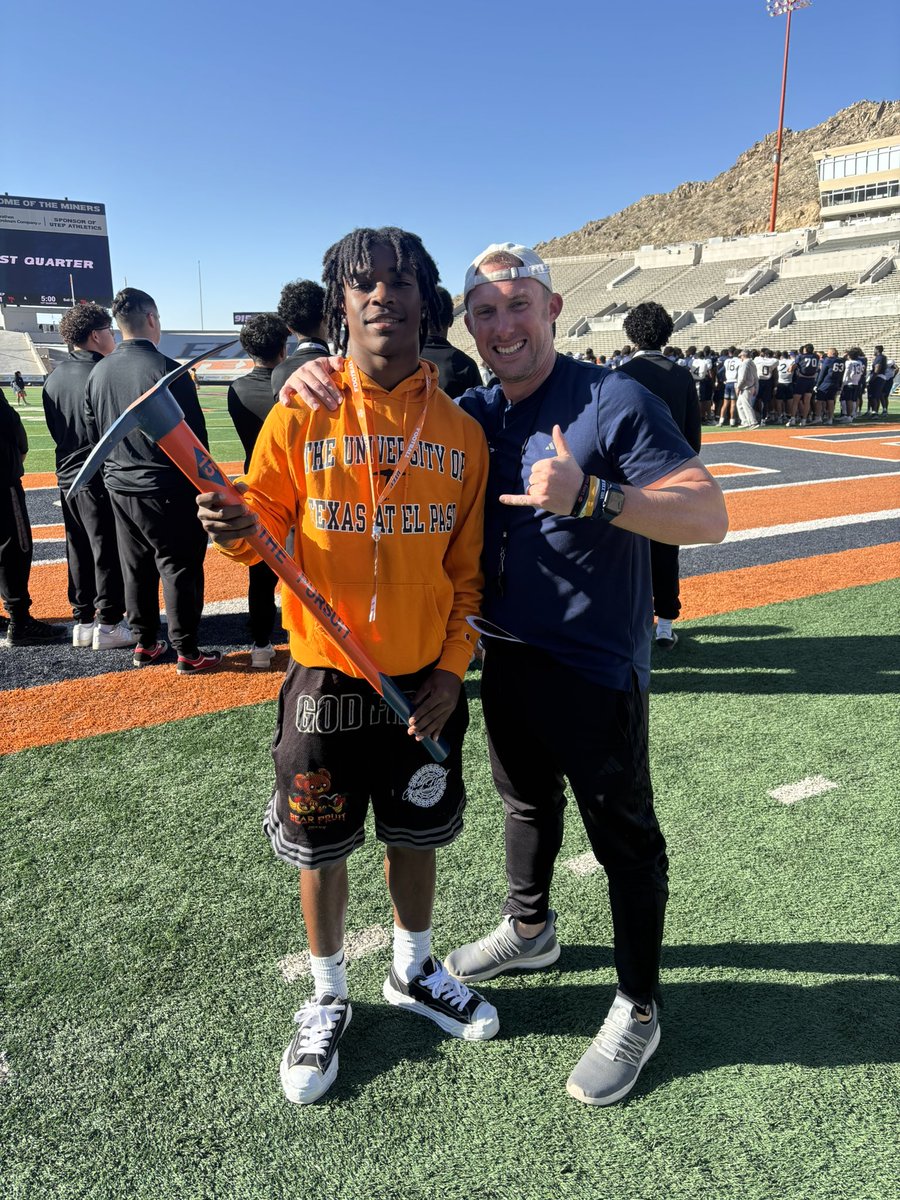 Daveon Singleton (@daveonsingleton) on Twitter photo Thanks <a href="/UTEPFB/">UTEP Football</a> and <a href="/CoachSWUTEP/">Scotty Walden</a> for having me at practice today! <a href="/COACHJMACRB/">Jourdan McNeill</a> #relationships_matter Thanks <a href="/UTEPFB/">UTEP Football</a> and <a href="/CoachSWUTEP/">Scotty Walden</a> for having me at practice today! <a href="/COACHJMACRB/">Jourdan McNeill</a> #relationships_matter