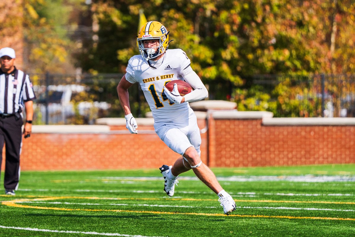 Emory &amp; Henry wide receiver Cam Abshire plans to enter the transfer portal, his agents tell <a href="/SWiltfong_/">Steve Wiltfong</a> and I.

The AP Division II second-team All-American selection posted 89 catches in two seasons for 1,718 yards and 19 touchdowns. 

on3.com/transfer-porta…