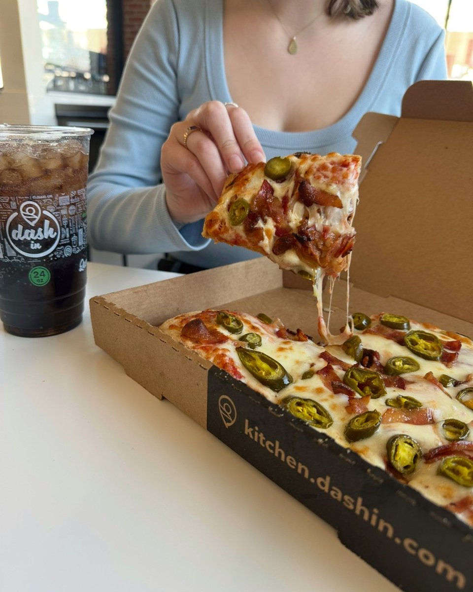 dashinstores's tweet image. Weekend Goals 🍕 🤤 #DashIn