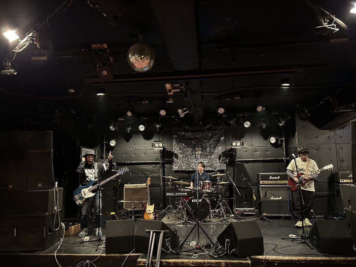 今日は、昼からライブをします！
今からリハします！