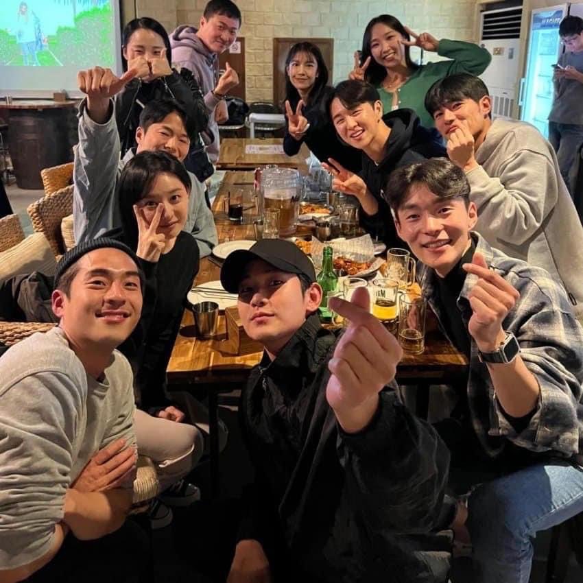 itsmecathyyy's tweet photo. QOT days! When co workers went out for dinner! Wag nyo ako simulan char! Good girl nako. Hahaha 😜 All I want is for Soohyun to be okay! #WeStandWithKimSooHyun https://t.co/FRU9CTXXGO