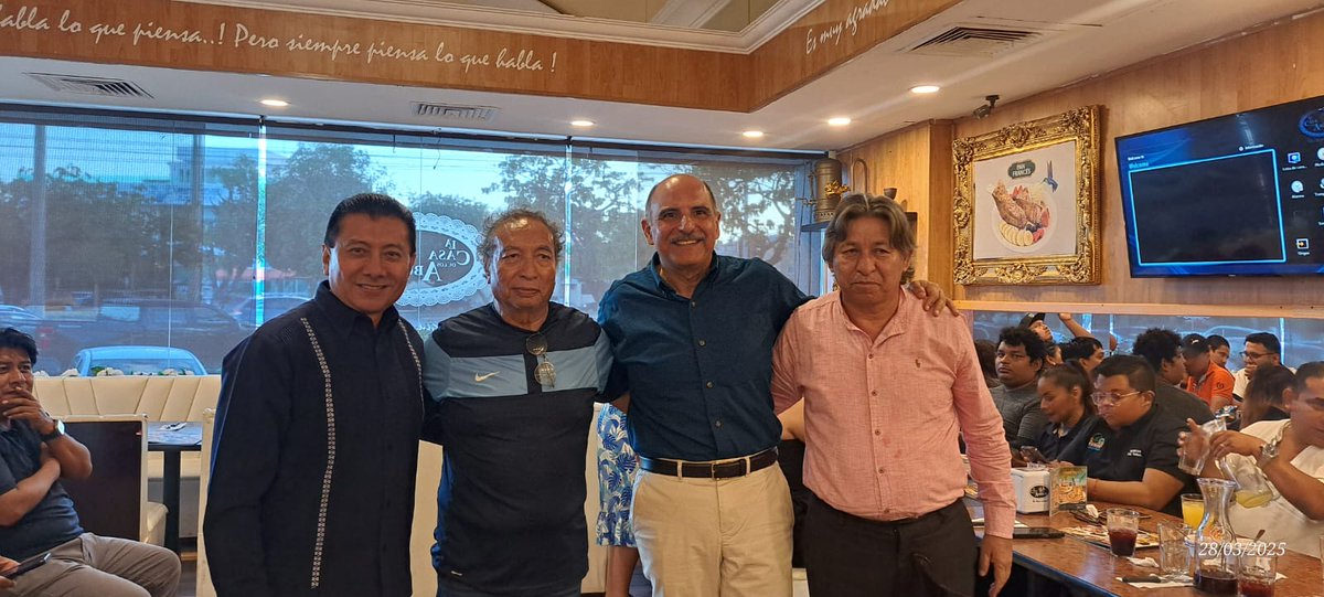 FESOC_oficial's tweet photo. Nuestro líder Enrique Sotelo con amigas y amigos de #Cancun y #Tulum. También nos acompañaron Jorge Portilla, Leopoldo Arias y Chucho Pool. ¡Seguimos adelante!  #cancun #tulum #FESOC #QuintanaRoo https://t.co/kxH66SjyLn