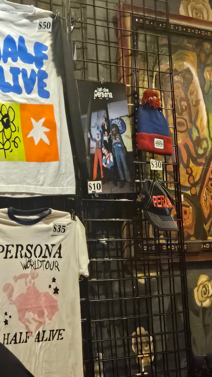 kam_makeofit's tweet image. MERCHH HALF ALIVE