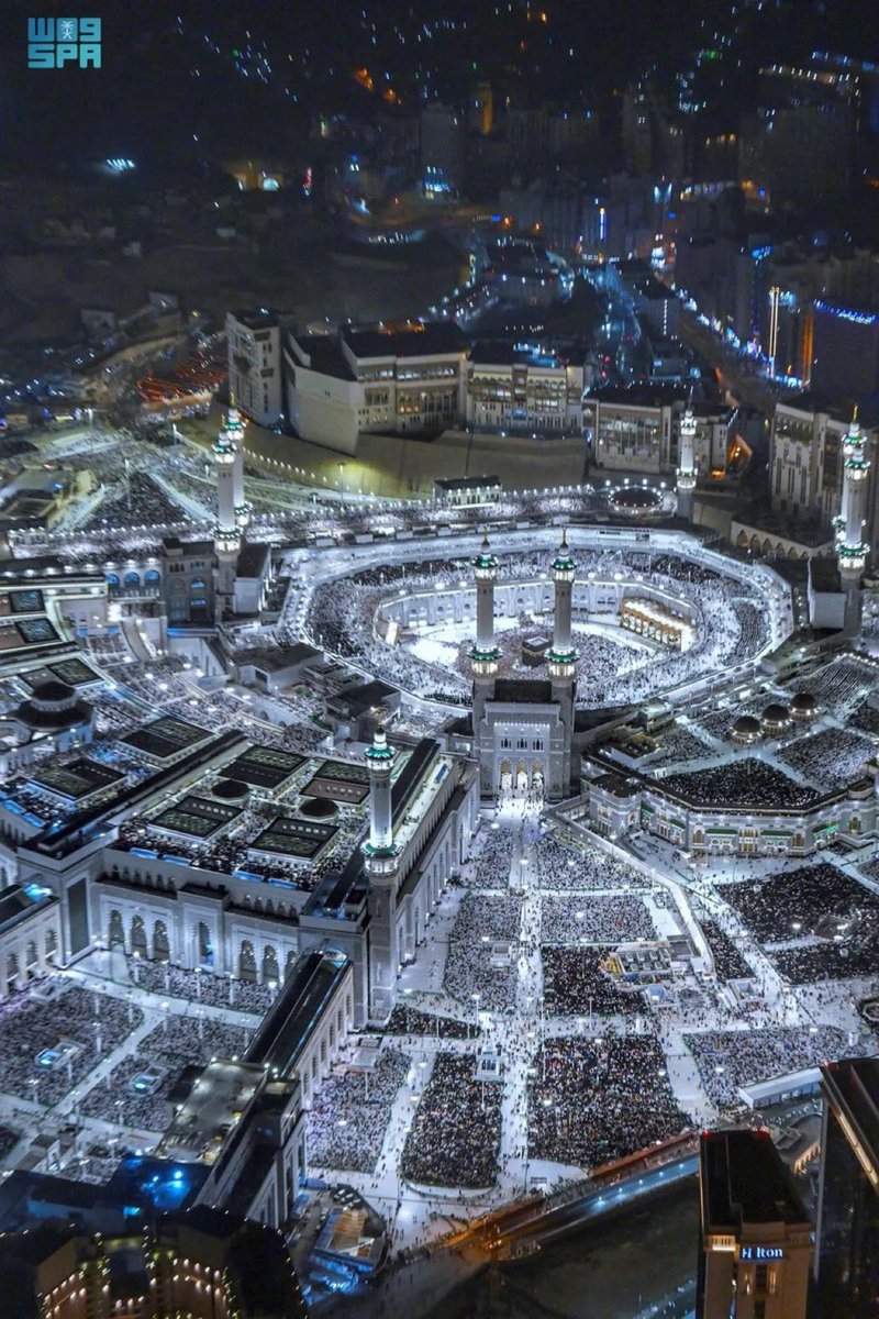 al_zara1's tweet photo. إني داعٍ فأمنوا : 
اللهم احفظ خادم الحرمين الشريفين الملك سلمان بن عبدالعزيز آل سعود و ولي عهده الأمين الأمير محمد بن سلمان و سدد خطاهم و وفقهم لكل خير و بارك في أعمارهم و ارفع درجاتهم ، و مد في أعمارهم و عافهم و اعفُ عنهم
اللهم احفظهم و ضاعف أجورهم في هذه الليلة المباركة .
فما نعيشه في بلادنا الطيبة المباركة من خير و نعيم و أمن و أمان يحتم علينا جميعا شكر ولاة أمرنا ، الذين يبذلون قصارى جهدهم في خدمة الوطن و المواطنين و المقيمين و قاصدي الحرمين الشريفين.
اللهم احفظهم و تقبل منهم و بلغهم ليلة القدر و أحسن لهم و أجزهم خير الجزاء .. آمين 🤲
#ليلة_٢٩ 
#شهر_رمضان_المبارك 
#ليلة_القدر