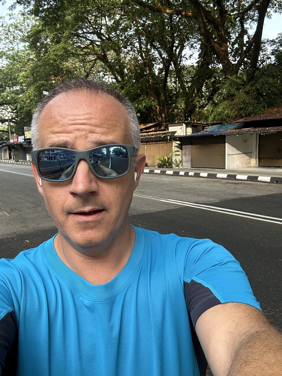 MadForMaple's tweet photo. Second run after a few months off. That was much harder than 2 days ago. Legs still very sore. Just 4km but ya gotta start somewhere! #running #Malaysia #TooDamnHot I'll miss Malaysia when I leave this summer but not running in this heat! https://t.co/UJQTV0tQ7m