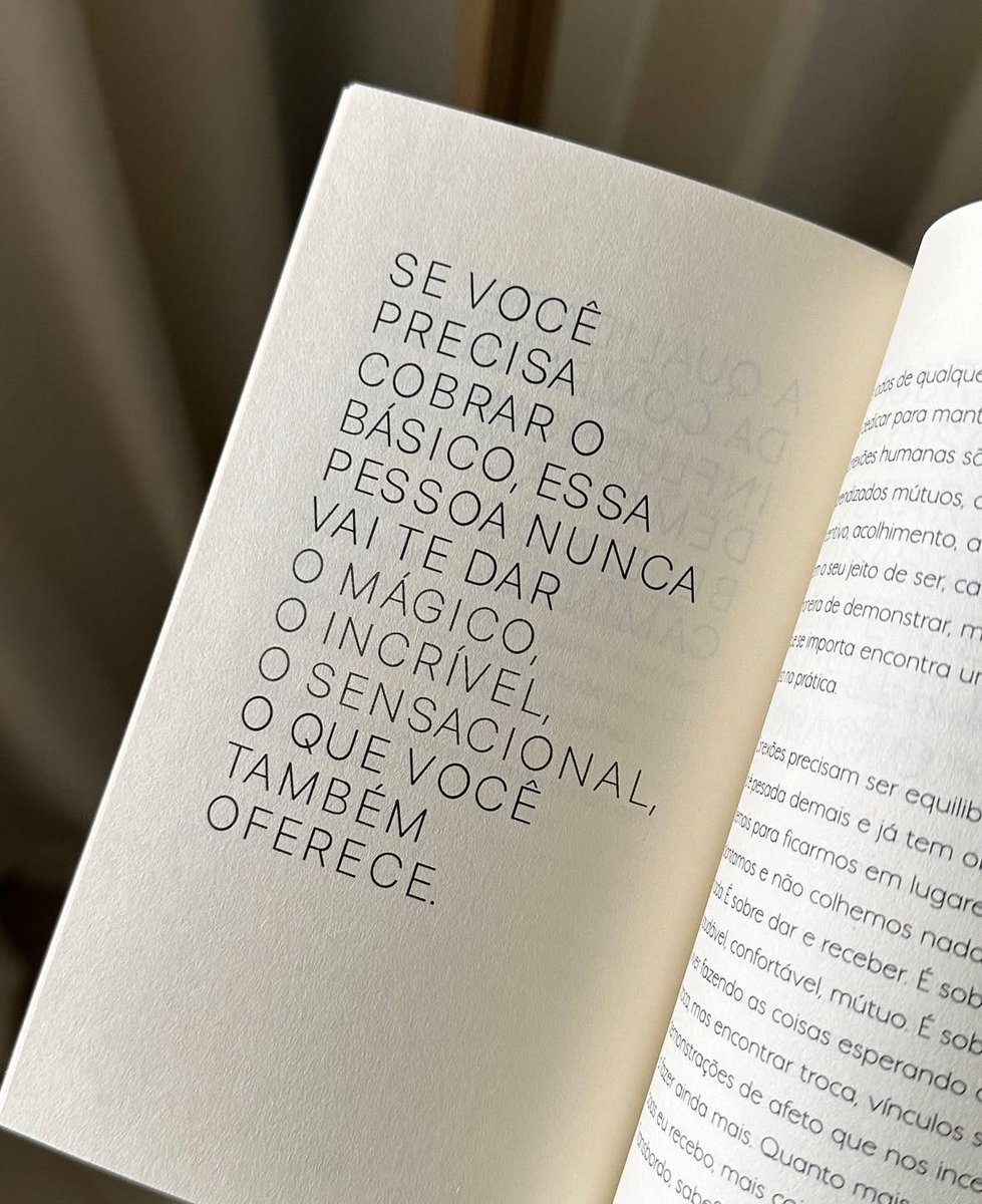 Faella_Santos's tweet image. Assistindo o filme “A lista da minha vida” respondendo as 4 perguntas que relacionam se encontrei o amor da minha vida e ao mesmo tempo tudo chegando ao fim. A vida é louca🥹