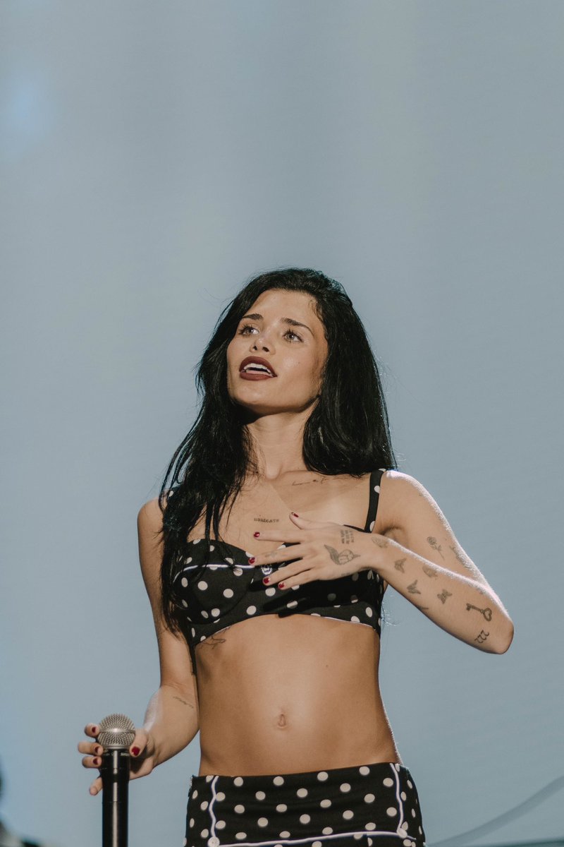 NBarrettLatam's tweet image. Nessa Barrett en el show de LollaPalooza Brasil #LollaBr 🇧🇷