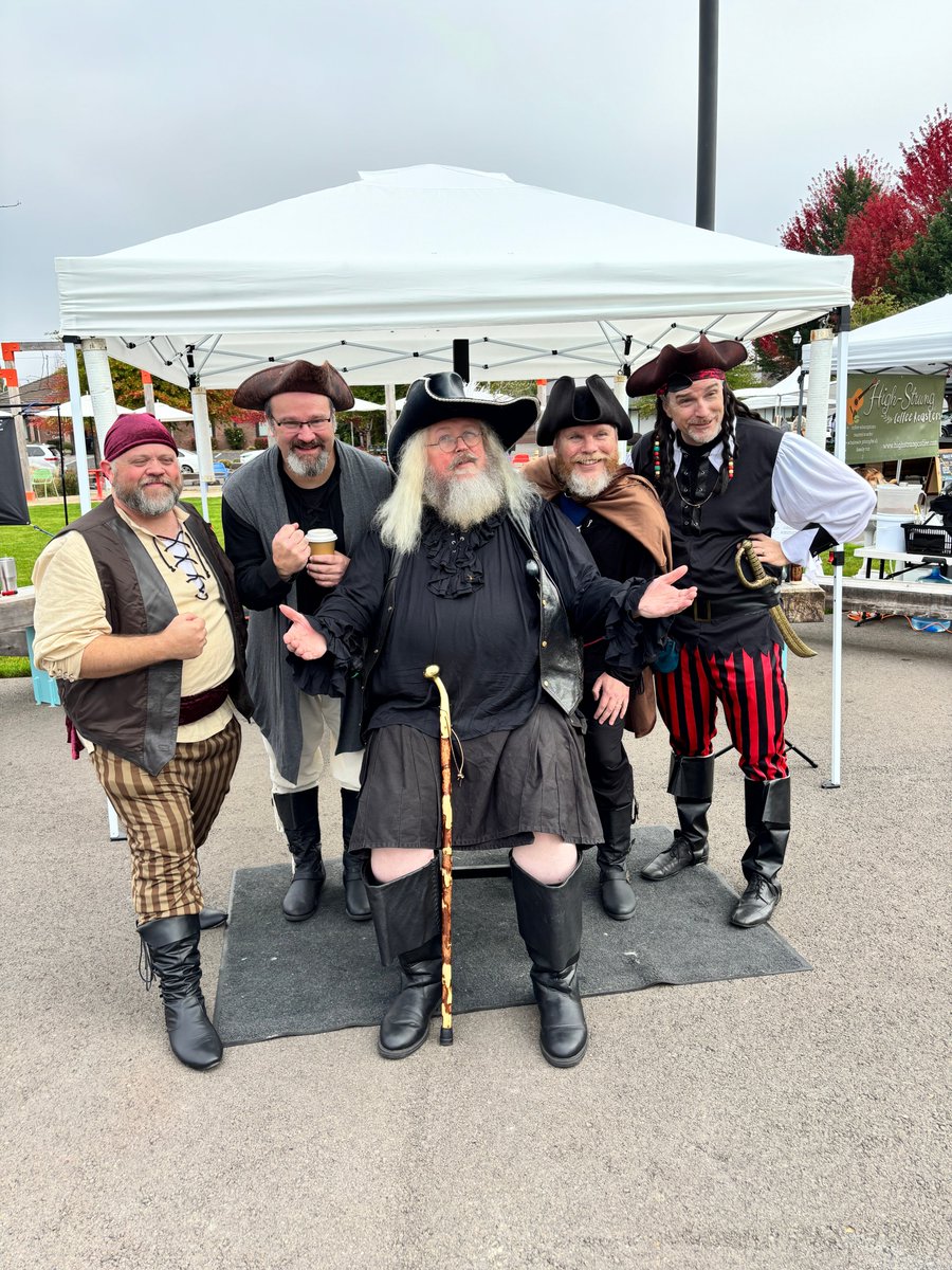 Pillage_People's tweet photo. Shiver me timbers! On the morrow’s morn, if skies be fair, The Pillage People, PDX’s fiercest PirateBand,’ll be chantin' fer all t’ hear. Hoist yer sails to NW 23rd and Glisan, n’ let yer ears chase the sound o’ our voices to unearth a hidden treasure! #acappella #PDXmusic https://t.co/Fs6mT4itZl