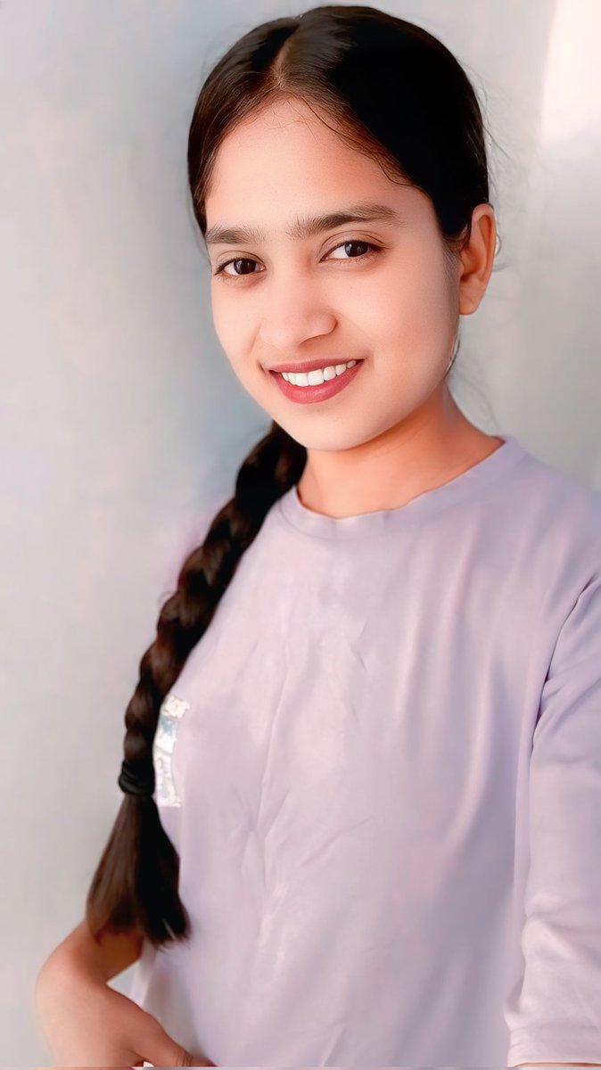 ये जो ऑनलाइन इश्क शुरू होता हैं वो  nice pic dear से होता हैं 😄
Good morning 🌄🤞❤️