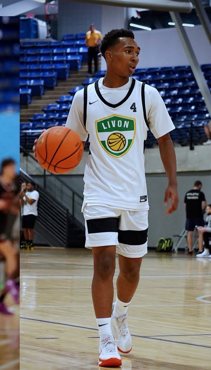 A_shaw4's tweet image. I will be playing on the EYBL circuit with Livon for my 2nd year.