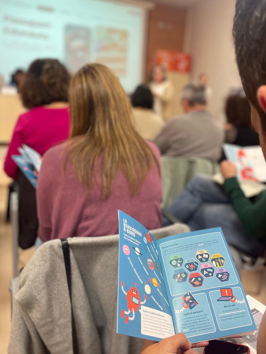 Esc Font del Roure tweet media