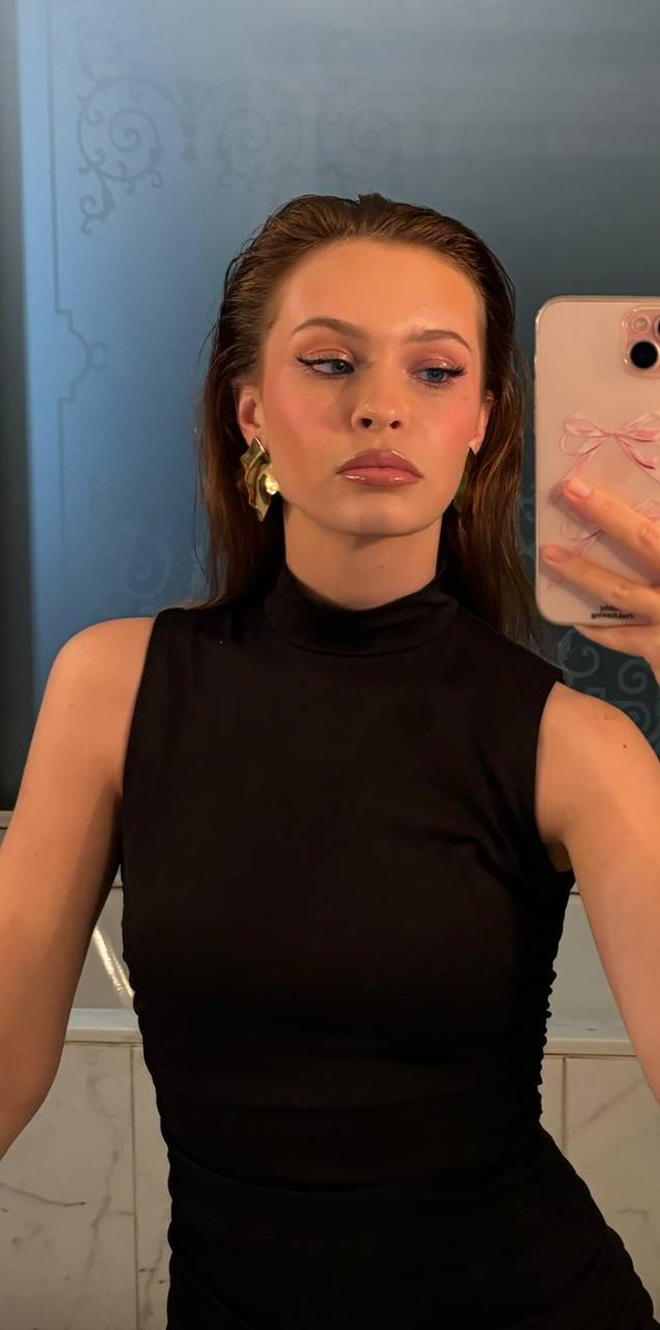 There’s a town in Norway where the sun doesn’t rise for 2 months. They play midnight football under stadium lights