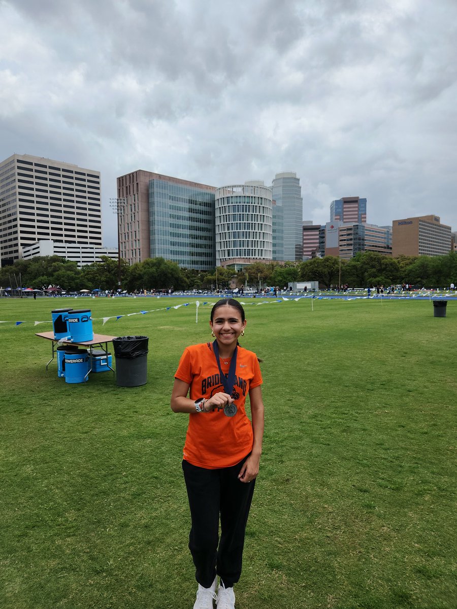 Susana Rawls placed 2nd in the 3000-meter run with a personal best time of 10:32.36!