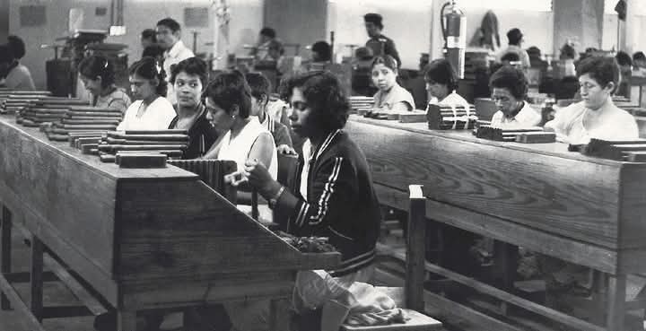 LA FOTO HISTÓRICA DE HOY 
ESTELI, 1968

 Fábrica "Joya de Nicaragua " Manufacturera de Puros Premiun " en la Capital Mundial del Tabaco
