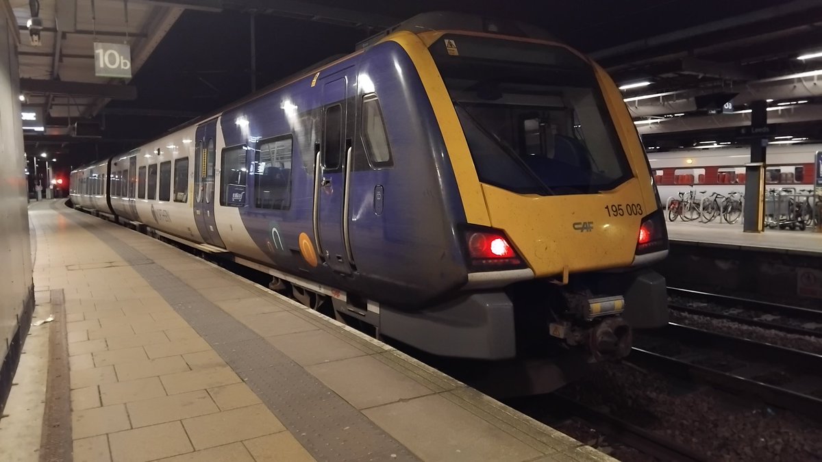JamesTGlossop's tweet image. Northern 195003 seen at Leeds tonight with the 20:32 to Sheffield via Castleford which was my train to Barnsley.
Looked like @MrRocknRoll91 was the conductor but couldn't tell for definite. 
(28/03/2025) #Leeds #NorthernTrains #Class195 #WestYorkshire @northernassist