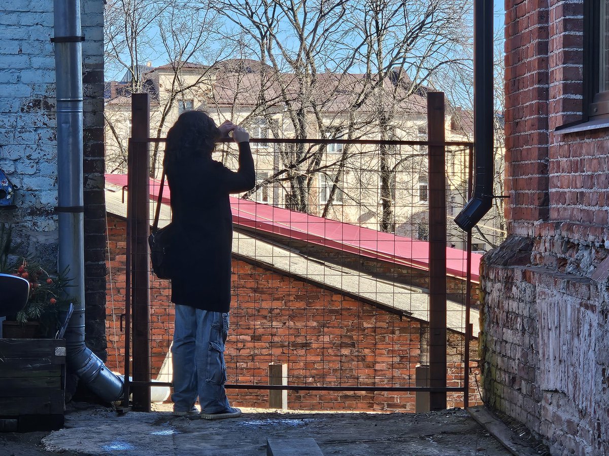 риу' рисует tweet media