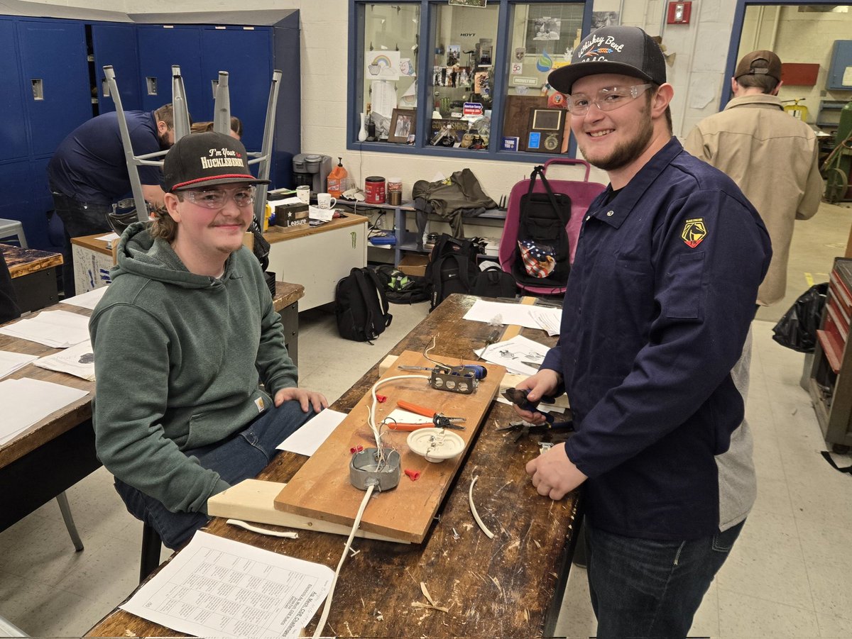 BrandonPrentice's tweet photo. Had an awesome time bringing a few of our Trinity Ag students to practice their NOCTI exams, with Mcguffey HS students at @MrLeasure's amazing AG facilities!
#FFA @ffa_trinity #AgMech #Agriculture @MrZebrasky https://t.co/rAapvTHOEC