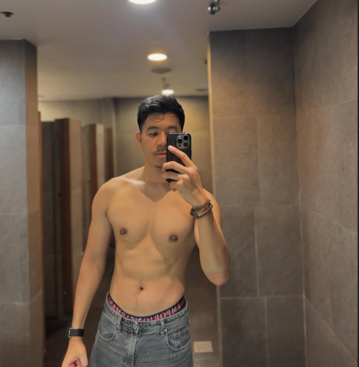 fosvsa's tweet photo. OPEN PIJAT YA,AREA LOMBOK BOLEH TANYAIN PAKET VITALITAS,FULLBODY,B2B💯

(WA DIBIO/PROFIL)

BAYAR DITEMPAT/LOKASI📍

#pijatlombok #GayLombok #gigololombok #bolombok #pijatprialombok https://t.co/zrs72Su8Ue