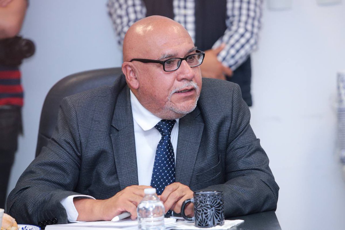 Sumamos esfuerzos por la tranquilidad de las familias. 🤝

Un gusto recibir en #SanAndrésCholula a Armando Aguirre, presidente municipal de Coronango, como parte de la “Mesa de Construcción de Paz y Seguridad”, iniciativa que,