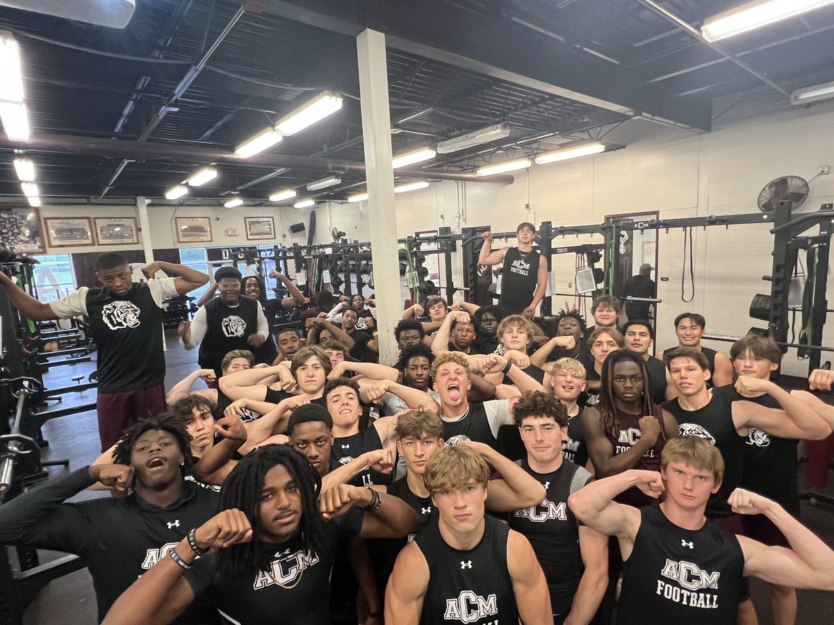 Fridays are for Arm Farm 💪 #TheShip