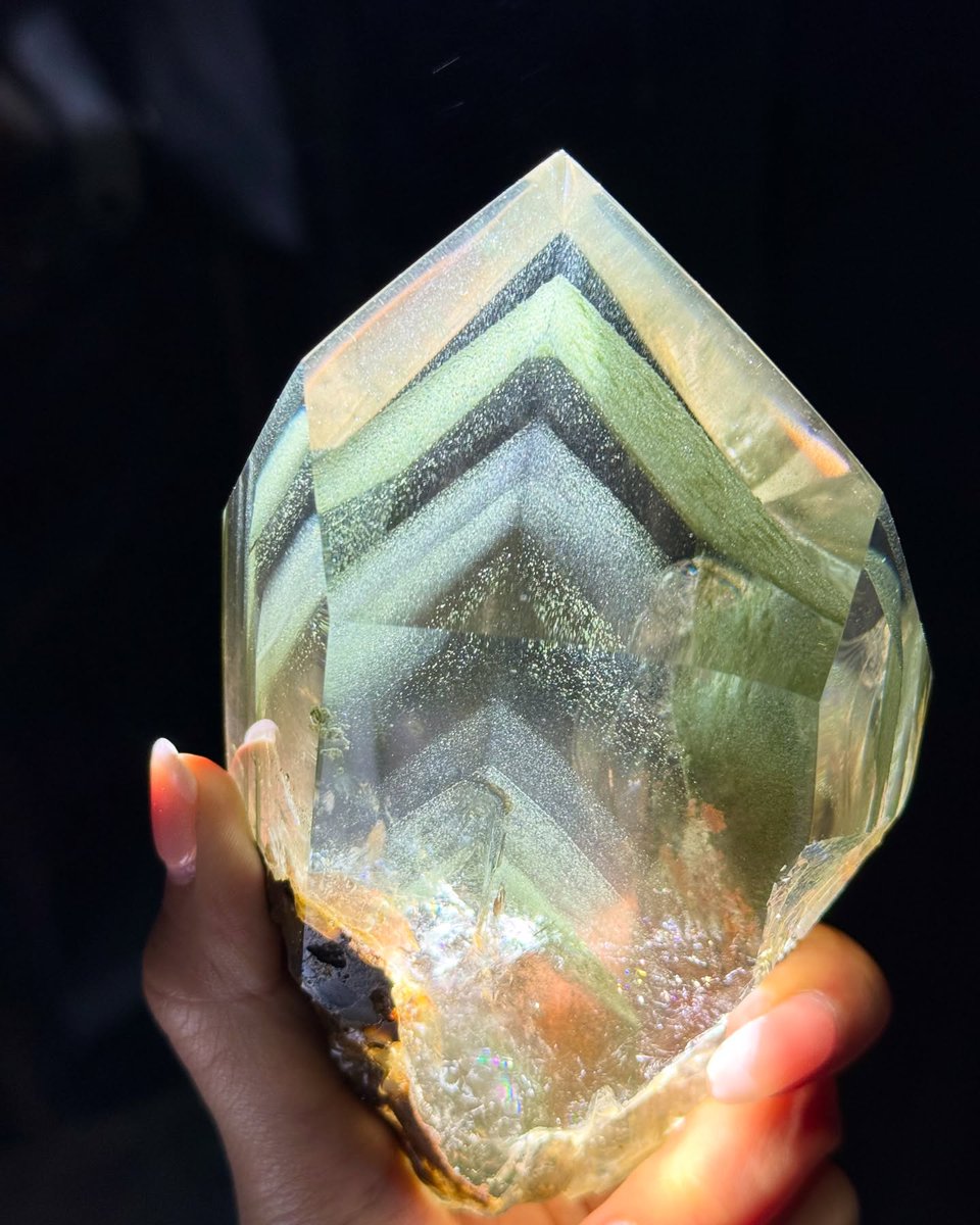 Unique quartz crystal with green phantom from Brazil

Image by: _nora.crystals
Nora Eve