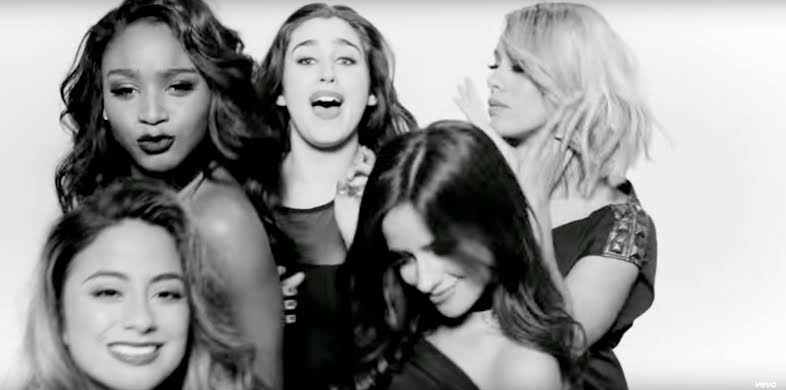 acervo5H's tweet photo. pov: it's 2016 and you were a harmonizer https://t.co/DxFcVYaw2e