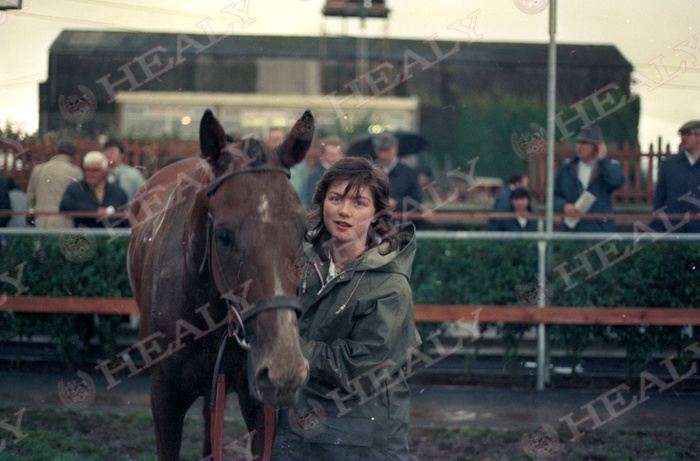 Tralee August 1985   <a href="/RoseofTralee_/">Rose of Tralee</a> Festival #40yearsago  #archives  #fromthearchive  #memories  #HorseRacing  #HealyRacing  #ReelingInTheYears 
Flying Report and Aidan Ryan win for owner John Mansergh Wallace and trainer Malachy Ryan.
(c)healyracing.ie
