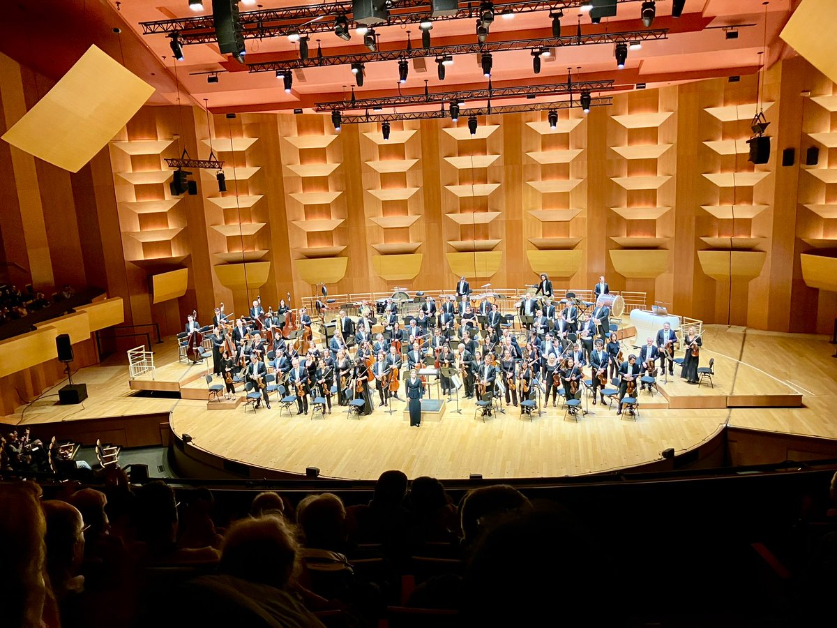 _ipaziae's tweet photo. Un beau voyage en Norvège ce soir à l'@Auditorium_ONL avec la cheffe Tabita Berglund. https://t.co/1Wkc89RfHS