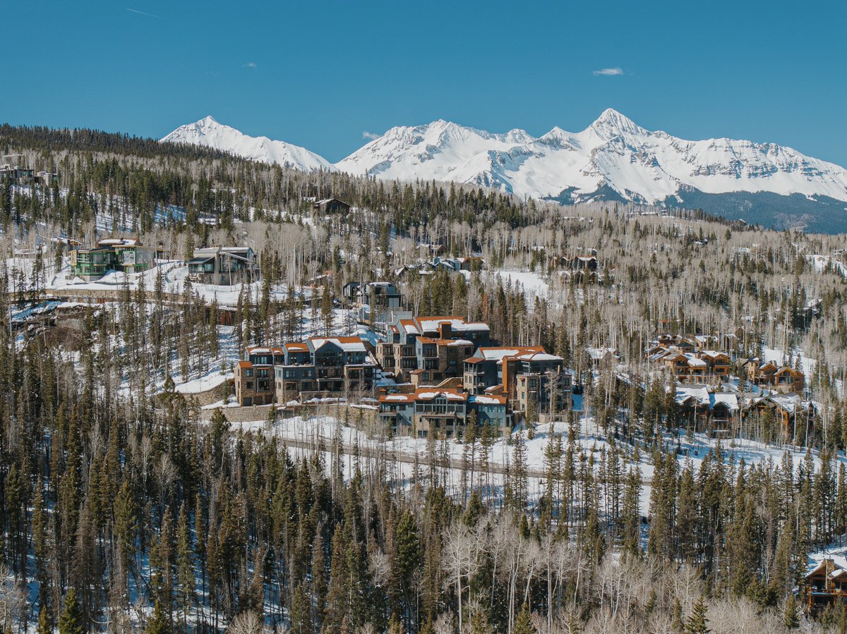 InvitedHome's tweet image. Winter is far from over - over a foot of snow is expected to hit the Rocky Mountains over the next 10 days. Stay in one of these four homes next week and experience the magic of winter one last time for the season

1: Best Ever Vista at Cassidy Ridge
2: Cloud Nine at the…
