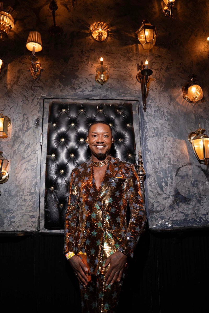 This a reminder. 

📸: <a href="/Zeus_WorldWide/">ZEUS VIBES⚡️</a> 
Glam: <a href="/CaseyDandridge/">Casey Dandridge</a> 

#GLAADhonors