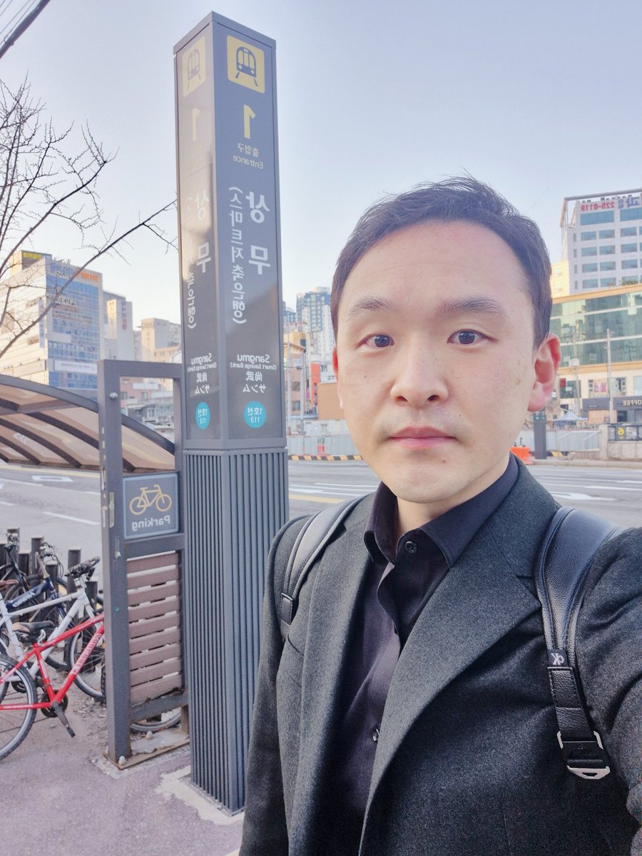 readbranding's tweet photo. 🤠 굿모닝. 보물선장 인사드립니다.
👋 선원님들 행복한 토요일 🎁 전달!

오늘은 강연으로 서울에 올라가는 날 🎶 설렙니다.

<보물지도 대화 100일 챌린지> 57일차~ ❤️ 

보물지도와 셀프칭찬/감사기도 🙏
오늘은 어떤 모험이 기다리고 있을까요? ❤️

새벽 4시30에 일어나 독서 204일차.
🎁선물같은 황금시간 3시간.
⏰지금까지 쌓인 누적시간 612시간.

🧠새벽 독서는 앨런 / 바바라 피즈 작가의 <결국 해내는 사람들의 원칙> 책을 읽습니다.