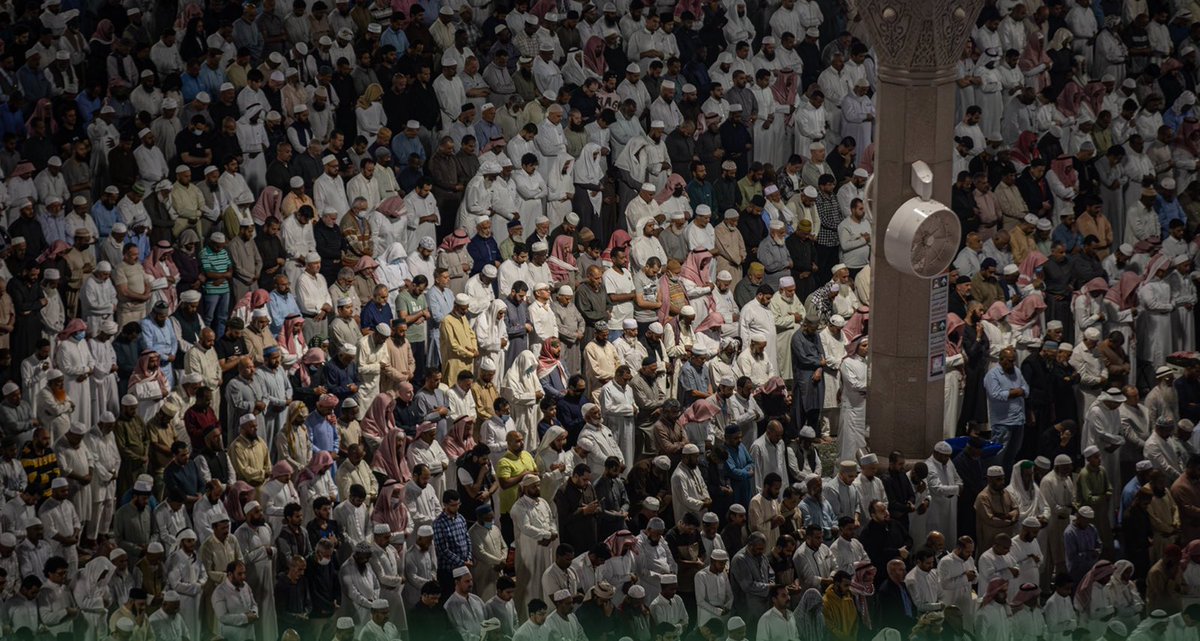 في رحاب الحرمين الشريفين، تجلت أسمى صور العناية والاهتمام بضيوف الرحمن خلال موسم العمرة في #رمضان ، بتنظيم مُتقن، وخدمات متكاملة، عبر منظومة عمل متميزة تكاتفت خلالها جهود مختلف القطاعات، بما يعكس حرص المملكة بقيادة #خادم_الحرمين_الشريفين وسمو #ولي_العهد -يحفظهما الله- واهتمامها