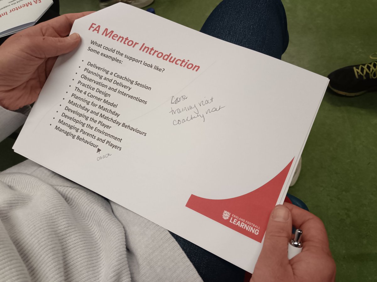 Wakie3's tweet image. Great to meet female coaches from @ElsenhamYouthFC  @SaffronWaldenFC  @eppingyouthfc  this evening talking about support with our FA Mentor #Equalgame #Femalerolemodels