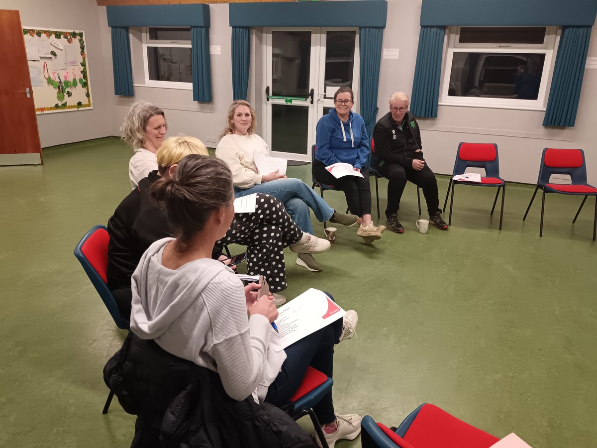 Wakie3's tweet image. Great to meet female coaches from @ElsenhamYouthFC  @SaffronWaldenFC  @eppingyouthfc  this evening talking about support with our FA Mentor #Equalgame #Femalerolemodels
