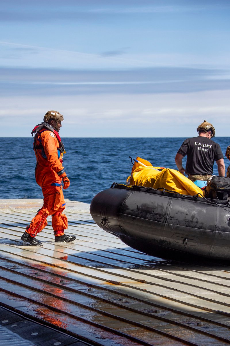 U.S. Pacific Fleet (@uspacificfleet) on Twitter photo <a href="/NASA/">NASA</a> <a href="/USNavy/">U.S. Navy</a> <a href="/SurfaceWarriors/">Naval Surface Forces</a> <a href="/US3rdFleet/">U.S. 3rd Fleet</a> <a href="/INDOPACOM/">U.S. Indo-Pacific Command</a> NASA astronauts prepare to board a combatant rubber raid craft in the well deck of <a href="/USNavy/">U.S. Navy</a> amphibious transport dock #USSSomerset during <a href="/NASA/">NASA</a> URT 12, March 27.
More photos 👇:
dvidshub.net/image/8940387/…
📍: Pacific Ocean
📸: MC2 Olivia Rucker <a href="/NASA/">NASA</a> <a href="/USNavy/">U.S. Navy</a> <a href="/SurfaceWarriors/">Naval Surface Forces</a> <a href="/US3rdFleet/">U.S. 3rd Fleet</a> <a href="/INDOPACOM/">U.S. Indo-Pacific Command</a> NASA astronauts prepare to board a combatant rubber raid craft in the well deck of <a href="/USNavy/">U.S. Navy</a> amphibious transport dock #USSSomerset during <a href="/NASA/">NASA</a> URT 12, March 27.
More photos 👇:
dvidshub.net/image/8940387/…
📍: Pacific Ocean
📸: MC2 Olivia Rucker