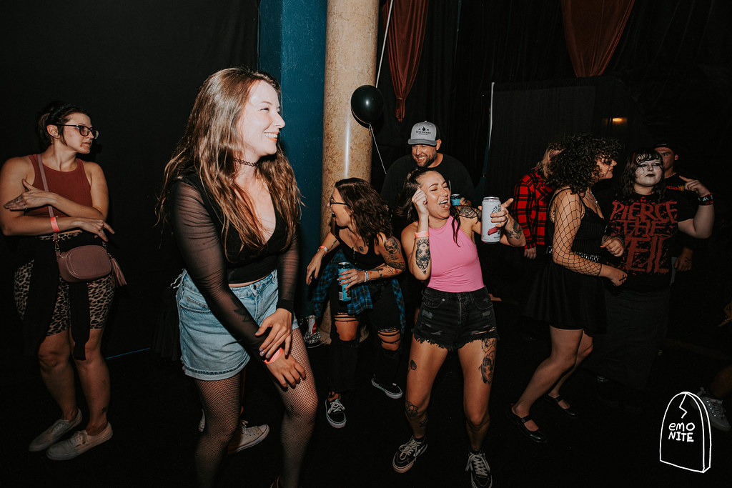 📣🗓 Show Reminder 🗓📣

a place just for us to scream all our fave emo songs together 🫶 
what a dream!💭

<a href="/emonitela/">emo nite</a> is taking over <a href="/MrSmallsTheatre/">Mr Smalls Theatre</a> in Pittsburgh, PA on 04/12 and tix are going fast 🚨 

grab urs now so we can hang!

🎟 Buy Tix: hive.co/l/0412emonite