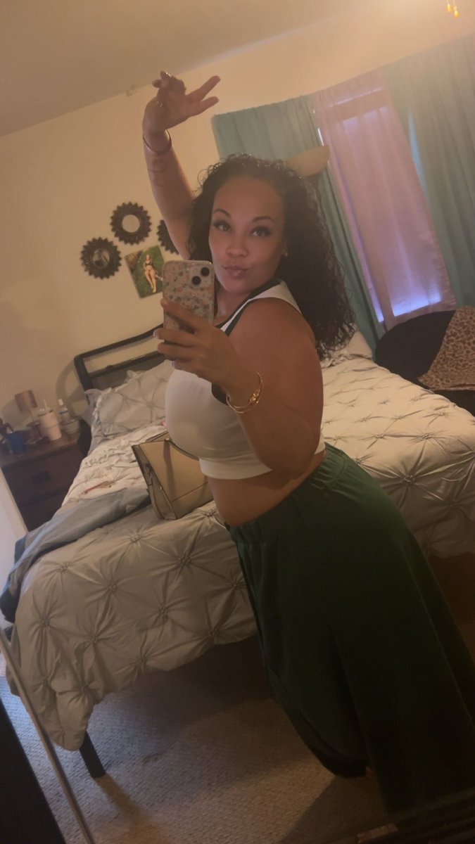 EnvyEsh's tweet photo. Back Again…🥰 https://t.co/1yv5c2UpjC