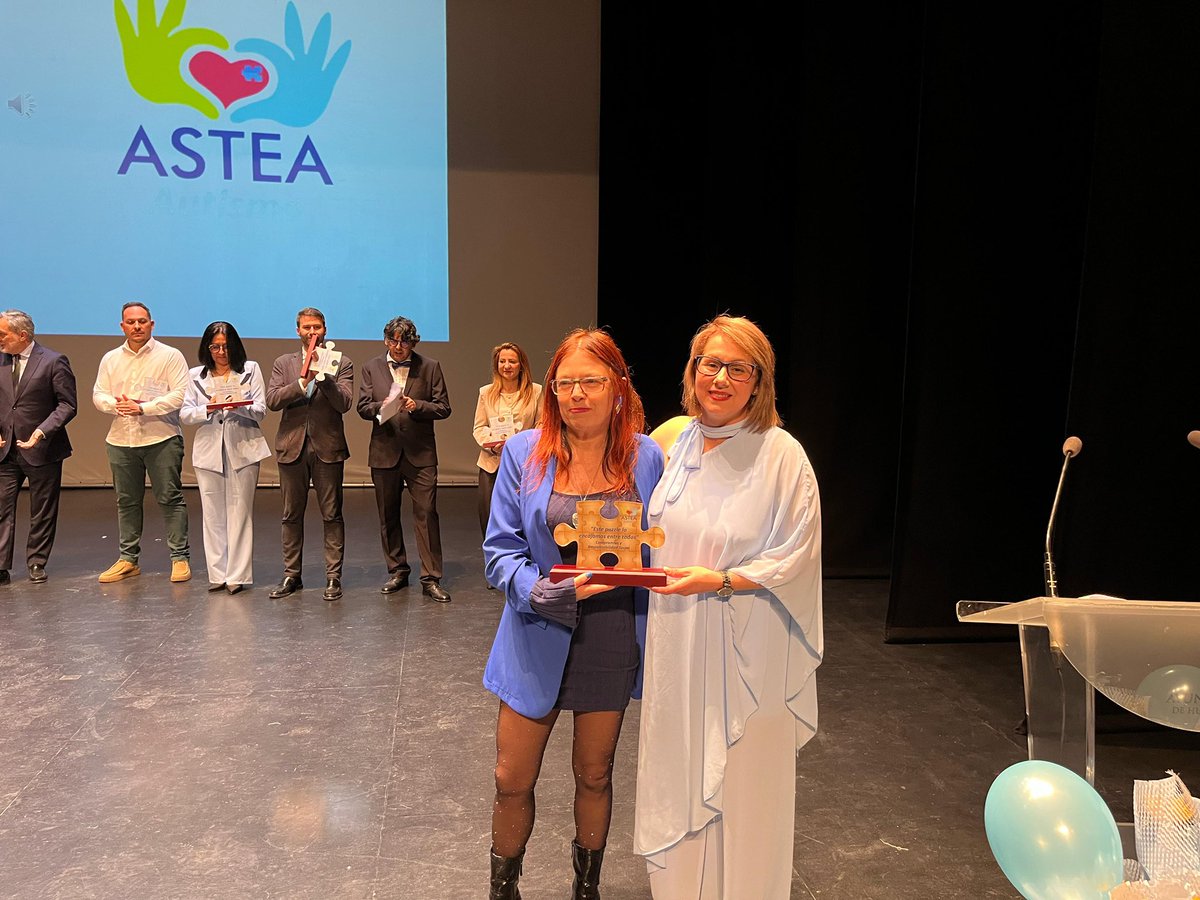 Me gustaría agradecer a <a href="/AsteaAutismo/">Astea Autismo Almería</a> el reconocimiento por mi labor como delegado territorial de <a href="/IgualdadAND/">Inclusión Social, Juventud, Familias e Igualdad</a> en su gran gala, pero los que os merecéis todos los reconocimientos cada uno de los días sois vosotros.

Estaremos siempre junto a vosotros. 

@almeriajunta