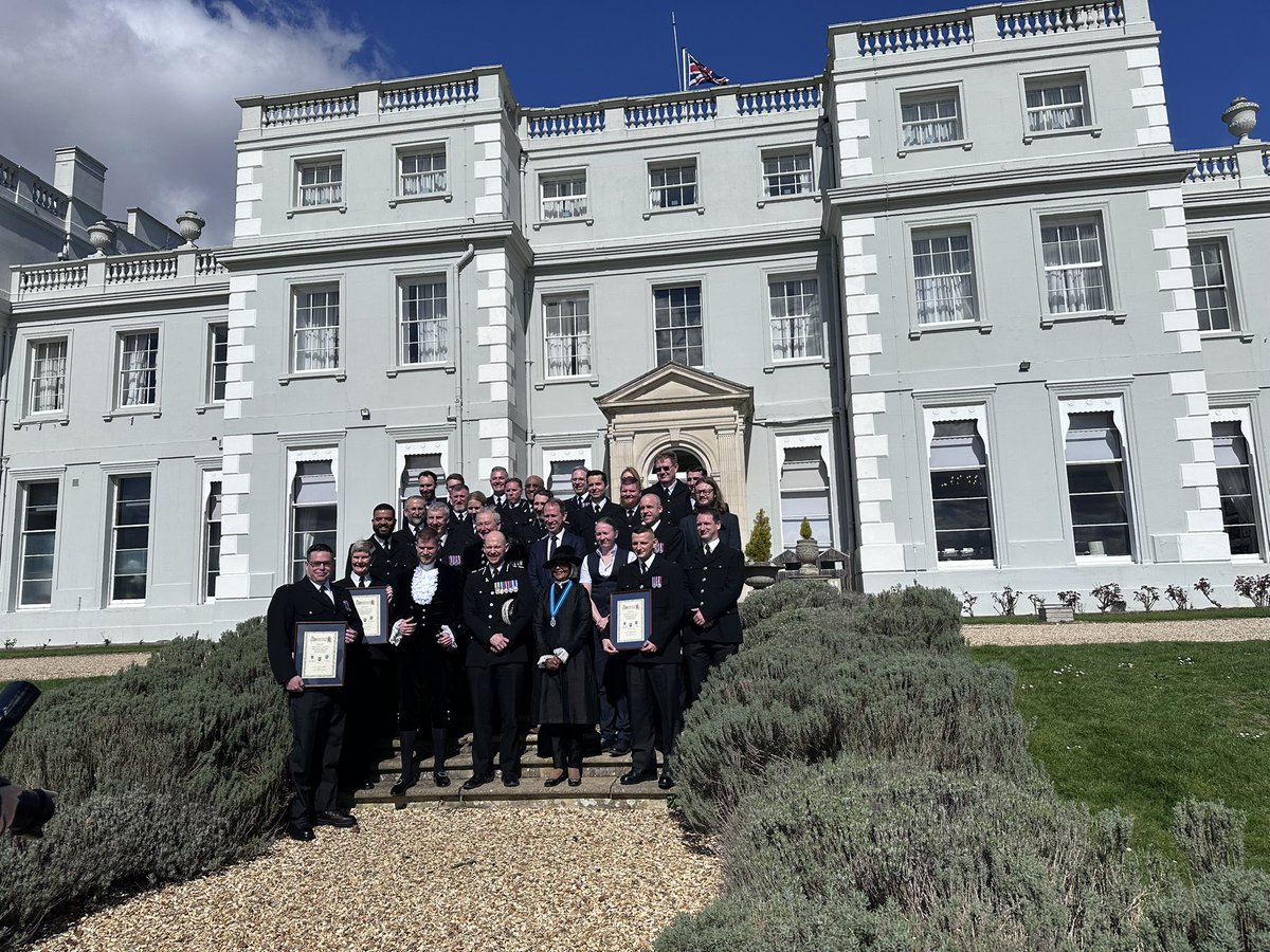 Great to pop to <a href="/ThamesVP/">Thames Valley Police</a> this afternoon for the High Sheriff's Shrievalty Awards. 
Brilliant to see PS Shaw get an award for her work on the Menopause Action Group!
Congrats to <a href="/RuralCrimeHutch/">Inspector Hutch</a> &amp; the <a href="/TVP_RuralCrime/">TVP Rural Crime Taskforce 🚜 🚔</a> &amp; the Specialist Search Unit who were also worthy recipients
