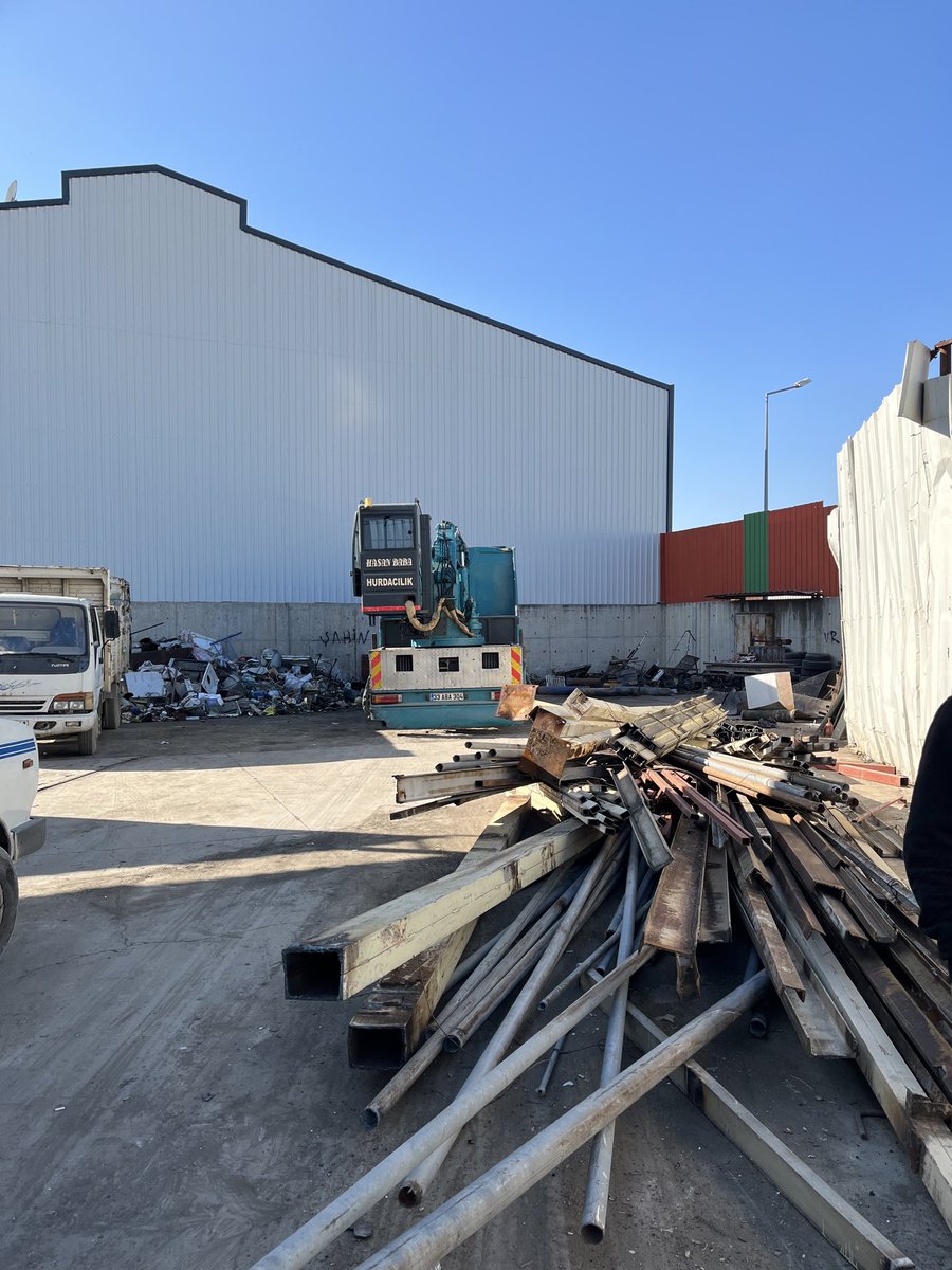 Şurda gece vakti büyük bi sikiş istiyorum