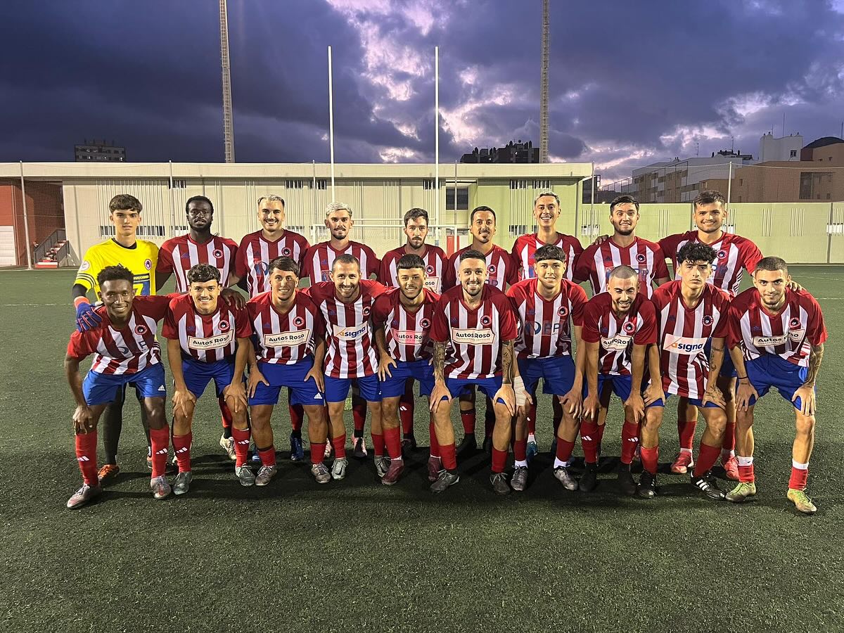 Antonio León (@antonioleonrgue) on Twitter photo REGIONAL PREFERENTE.
El <a href="/AtleticoGC/">Atlético GranCanaria</a> sale del descenso tras remontar un 0-1 adverso inicial ante el 3º clasificado <a href="/UniversitarioF2/">Universitario F.C.</a> que se había adelantado con el gol de Saúl. Samu empató en el ecuador en el minuto 12 y Abián Reyes dio la vuelta al marcador en la parte final. REGIONAL PREFERENTE.
El <a href="/AtleticoGC/">Atlético GranCanaria</a> sale del descenso tras remontar un 0-1 adverso inicial ante el 3º clasificado <a href="/UniversitarioF2/">Universitario F.C.</a> que se había adelantado con el gol de Saúl. Samu empató en el ecuador en el minuto 12 y Abián Reyes dio la vuelta al marcador en la parte final.