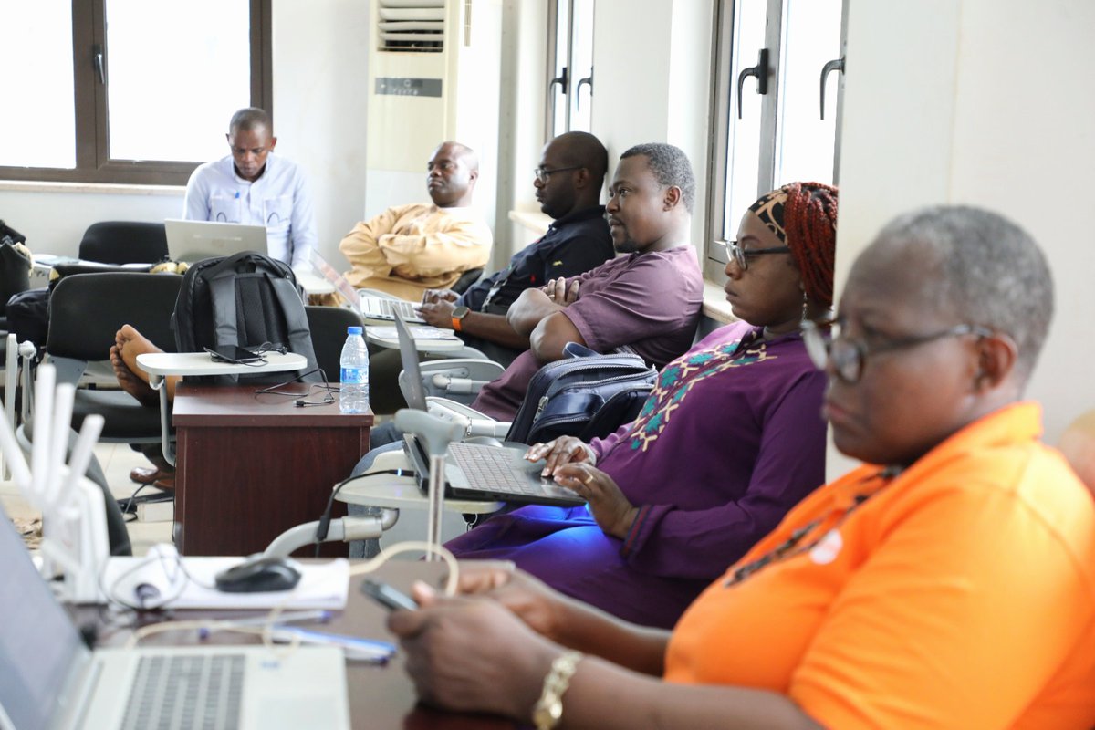 CongoUnfpa's tweet image. Les #projections démographiques issues du #RGPH5 et de l&apos;atelier qui s&apos;achève vont jouer un rôle clé dans la #planification du #développement du #Congo. Une étape cruciale pour l&apos;élaboration et l&apos;évaluation des politiques publiques et des projets de développement.  #UNFPA